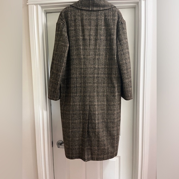 SFW Oversized Woman’s Wool Coat - Picture 5 of 6